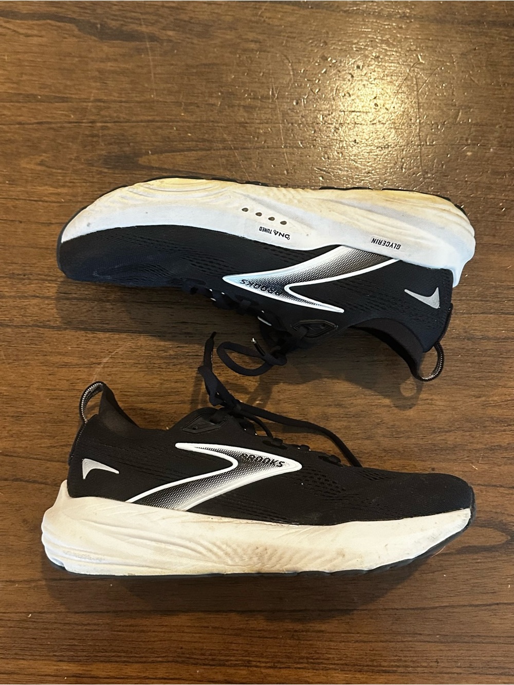 Brooks Glycerin 22 Womens 9.5B Black White Running Shoes VGUC